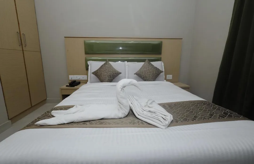 Grand Courtyard Business Hotel, Saligramam-1